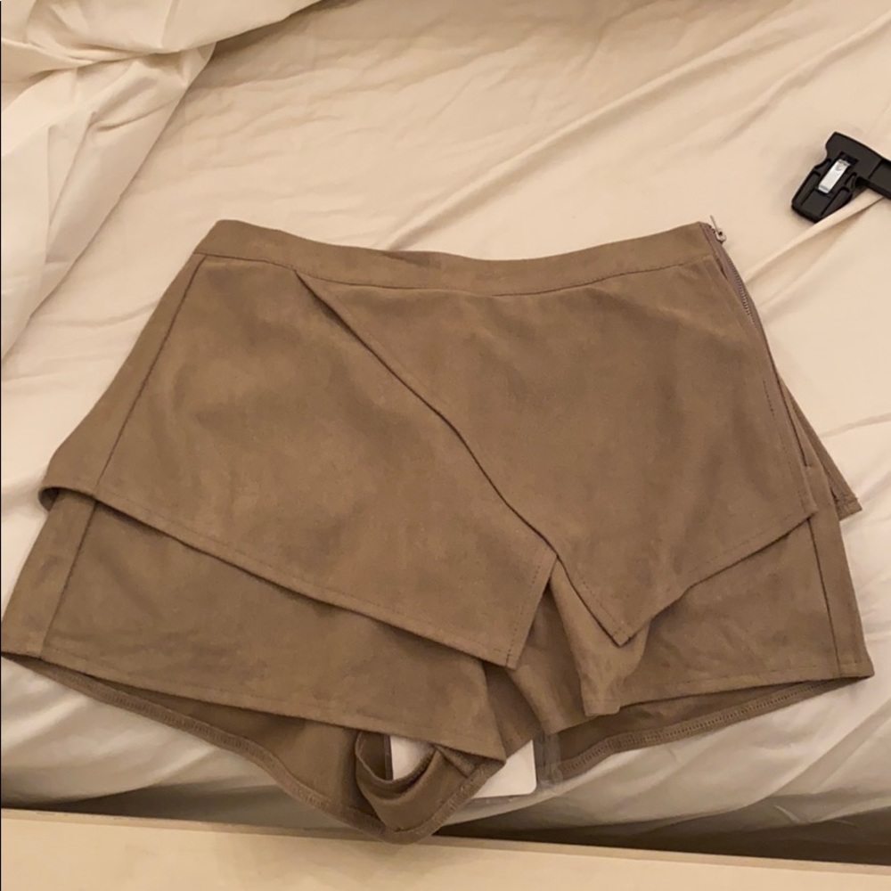 Brand new beige skirt